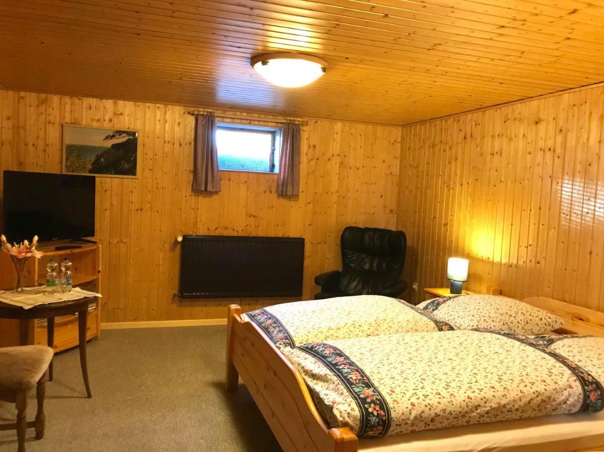 Schoenes Kellerzimmer Mit Bad Διαμέρισμα Mittelangeln Εξωτερικό φωτογραφία